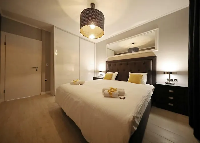 Marine Luxury Apartment